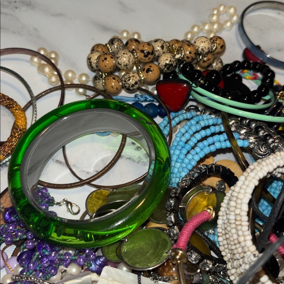 4 LBS Craft Jewelry Lot Broken Craft Harvest Repurpose Salvage Scrap Damaged - Picture 6 of 8